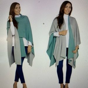 Martha Stewart Open at front Ruana Shawl/Wrap O/S reversible Green Hosta/Gray